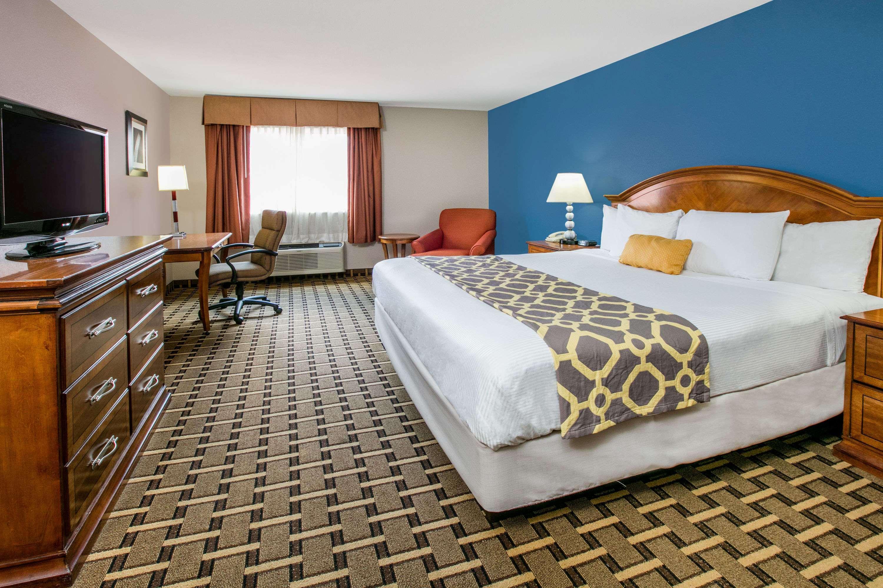Hotel Baymont By Wyndham Lawton Esterno foto